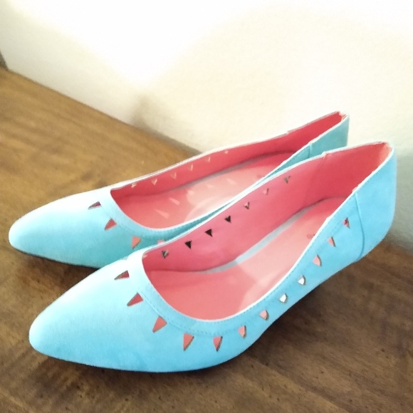 Kitten Heels - Picture 2 of 3